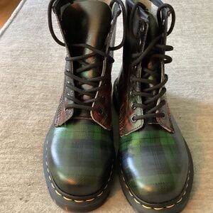 1460 Tartan Leather Lace Up Boots Doc Martens Dr Martens Size 7